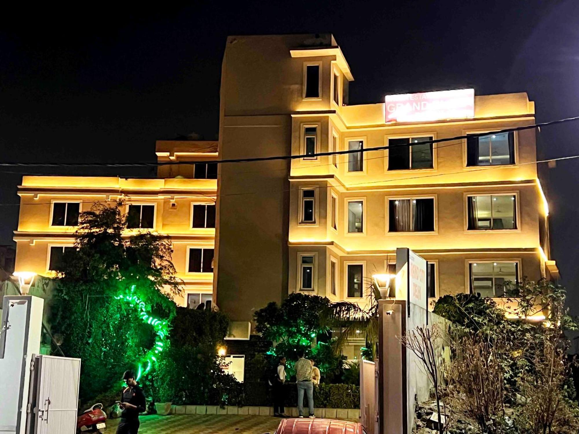ניו דלהי Airport Hotel The Grand Shoba מראה חיצוני תמונה