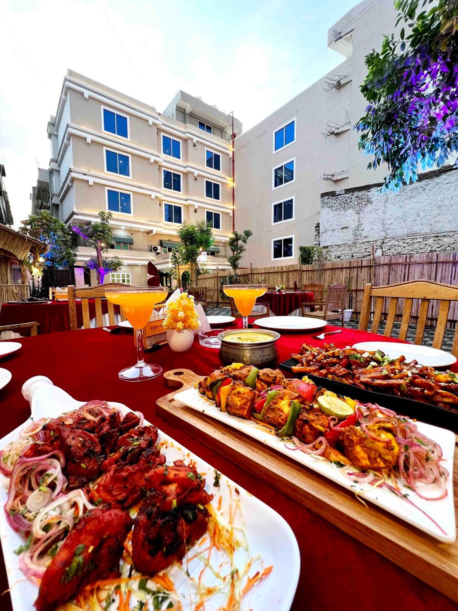 ניו דלהי Airport Hotel The Grand Shoba מראה חיצוני תמונה